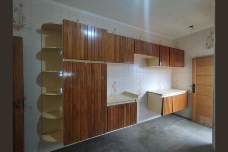 Casa à venda com 330m², 4 quartos e 6 vagas Casa à venda com 330m², 4 quartos e 6 vagasCozinha - Torneira