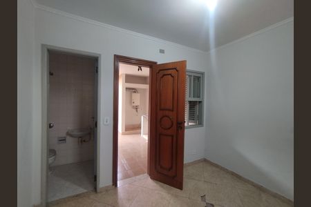 Casa à venda com 330m², 4 quartos e 6 vagas Casa à venda com 330m², 4 quartos e 6 vagasQuarto de Serviço