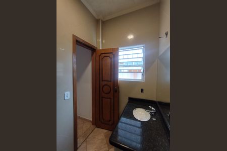 Casa à venda com 330m², 4 quartos e 6 vagas Casa à venda com 330m², 4 quartos e 6 vagasBanheiro - torneira