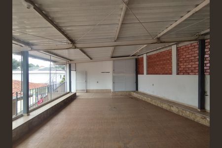 Casa à venda com 330m², 4 quartos e 6 vagas Casa à venda com 330m², 4 quartos e 6 vagasEspaço Gourmet