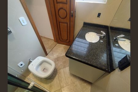 Casa à venda com 330m², 4 quartos e 6 vagas Casa à venda com 330m², 4 quartos e 6 vagasBanheiro - torneira