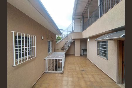 Casa à venda com 330m², 4 quartos e 6 vagas Casa à venda com 330m², 4 quartos e 6 vagasQuintal
