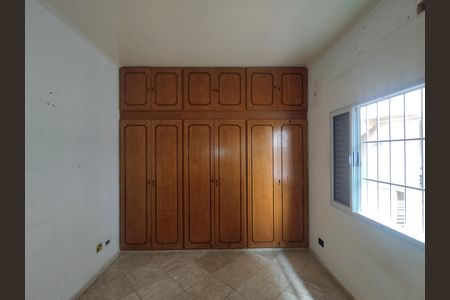 Casa à venda com 330m², 4 quartos e 6 vagas Casa à venda com 330m², 4 quartos e 6 vagasSuíte