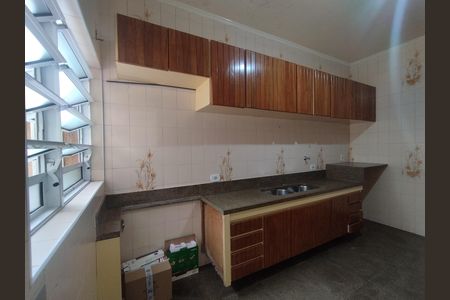 Casa à venda com 330m², 4 quartos e 6 vagas Casa à venda com 330m², 4 quartos e 6 vagasCozinha - Torneira