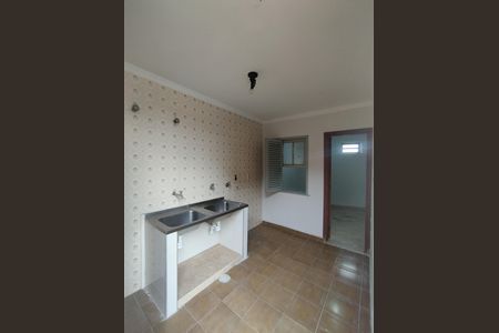 Casa à venda com 330m², 4 quartos e 6 vagas Casa à venda com 330m², 4 quartos e 6 vagasÁrea de Serviço