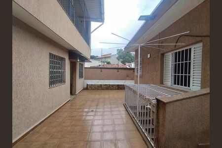 Casa à venda com 330m², 4 quartos e 6 vagas Casa à venda com 330m², 4 quartos e 6 vagasQuintal