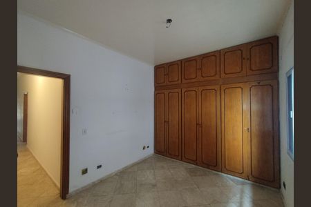 Casa à venda com 330m², 4 quartos e 6 vagas Casa à venda com 330m², 4 quartos e 6 vagasSuíte