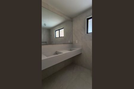Casa de condomínio à venda com 180m², 3 quartos e 1 vagaBanheiro da Suíte 1