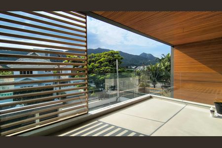Casa de condomínio à venda com 180m², 3 quartos e 1 vagaVaranda da Suíte 1