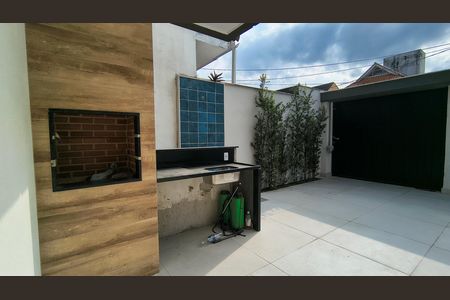 Casa de condomínio à venda com 180m², 3 quartos e 1 vagaQuintal