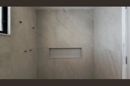 Casa de condomínio à venda com 180m², 3 quartos e 1 vagaBanheiro da Suíte 1