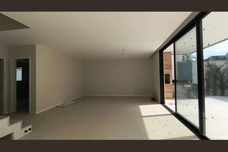 Casa de condomínio à venda com 180m², 3 quartos e 1 vagaSala