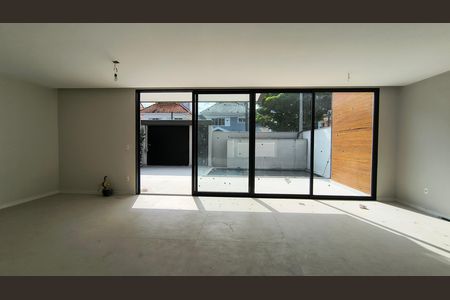 Casa de condomínio à venda com 180m², 3 quartos e 1 vagaSala