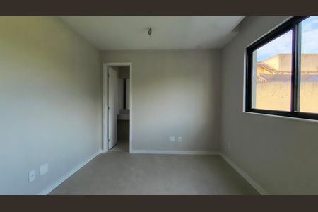Casa de condomínio à venda com 180m², 3 quartos e 1 vagaSuíte 3