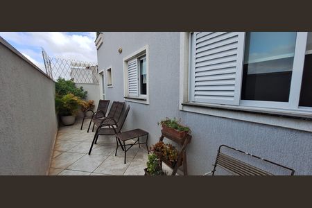 Apartamento à venda com 51m², 2 quartos e 1 vaga Apartamento à venda com 51m², 2 quartos e 1 vagaVaranda