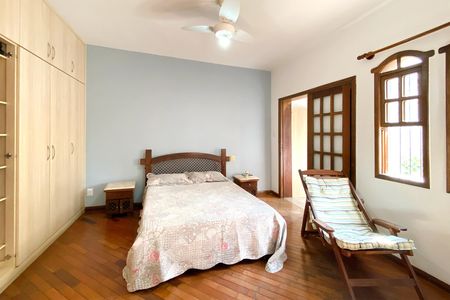 Casa à venda com 283m², 4 quartos e 4 vagas Casa à venda com 283m², 4 quartos e 4 vagasSuite 1