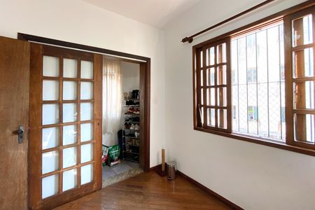 Casa à venda com 283m², 4 quartos e 4 vagas Casa à venda com 283m², 4 quartos e 4 vagasQuarto 3