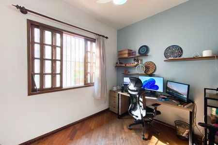 Casa à venda com 283m², 4 quartos e 4 vagas Casa à venda com 283m², 4 quartos e 4 vagasQuarto 3