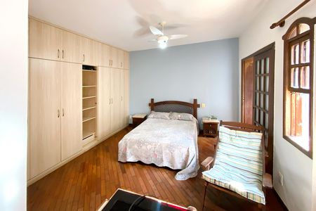 Casa à venda com 283m², 4 quartos e 4 vagas Casa à venda com 283m², 4 quartos e 4 vagasSuite 1