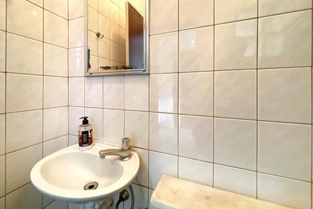 Casa à venda com 283m², 4 quartos e 4 vagas Casa à venda com 283m², 4 quartos e 4 vagasBanheiro de serviço
