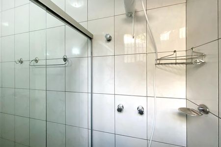 Casa à venda com 283m², 4 quartos e 4 vagas Casa à venda com 283m², 4 quartos e 4 vagasBanheiro