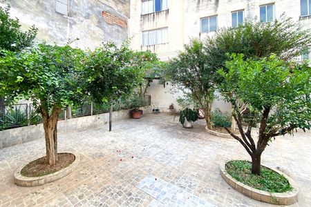 Casa à venda com 283m², 4 quartos e 4 vagas Casa à venda com 283m², 4 quartos e 4 vagasQuintal