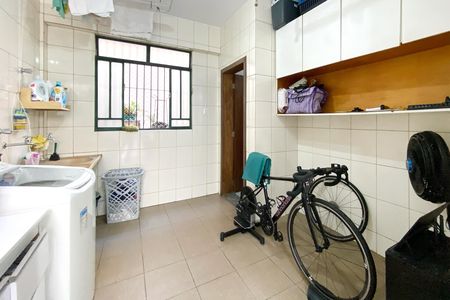 Casa à venda com 283m², 4 quartos e 4 vagas Casa à venda com 283m², 4 quartos e 4 vagasÁrea de Serviço