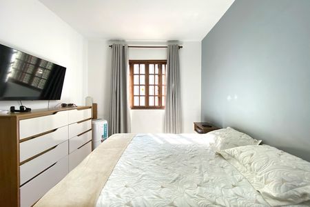 Casa à venda com 283m², 4 quartos e 4 vagas Casa à venda com 283m², 4 quartos e 4 vagasQuarto 2