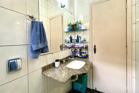 Casa à venda com 283m², 4 quartos e 4 vagas Casa à venda com 283m², 4 quartos e 4 vagasBanheiro da Suíte