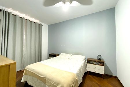 Casa à venda com 283m², 4 quartos e 4 vagas Casa à venda com 283m², 4 quartos e 4 vagasQuarto 2