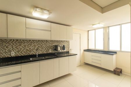 Apartamento para alugar com 146m², 3 quartos e 1 vaga Apartamento para alugar com 146m², 3 quartos e 1 vagaCozinha