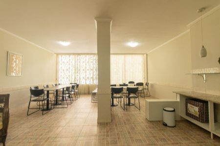 Apartamento para alugar com 146m², 3 quartos e 1 vaga Apartamento para alugar com 146m², 3 quartos e 1 vagaÁrea comum - Salão de festas