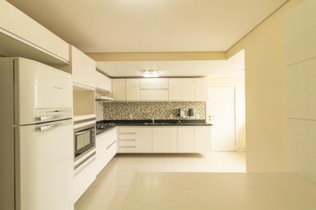 Apartamento para alugar com 146m², 3 quartos e 1 vaga Apartamento para alugar com 146m², 3 quartos e 1 vagaCozinha