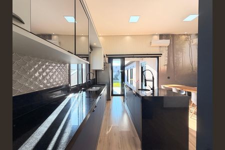 Casa de condomínio à venda com 208m², 3 quartos e 4 vagasCozinha