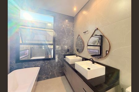 Casa de condomínio à venda com 208m², 3 quartos e 4 vagasBanheiro da Suíte