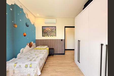 Casa de condomínio à venda com 208m², 3 quartos e 4 vagasQuarto 1