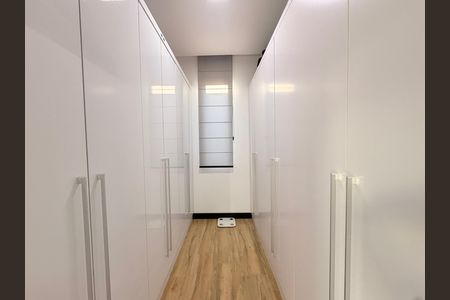 Casa de condomínio à venda com 208m², 3 quartos e 4 vagasSuíte