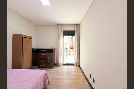 Casa de condomínio à venda com 208m², 3 quartos e 4 vagasQuarto 2