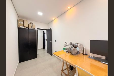 Casa de condomínio à venda com 208m², 3 quartos e 4 vagasEscritório 2