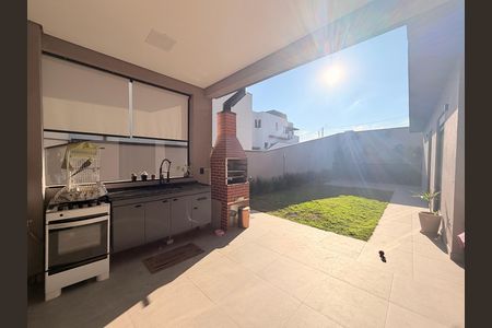 Casa de condomínio à venda com 208m², 3 quartos e 4 vagasQuintal com Churrasqueira