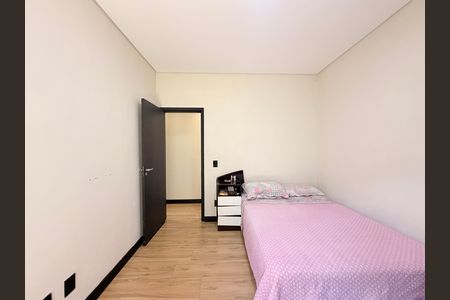 Casa de condomínio à venda com 208m², 3 quartos e 4 vagasQuarto 2