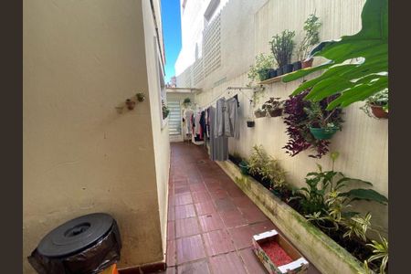 Casa à venda com 158m², 4 quartos e 3 vagas