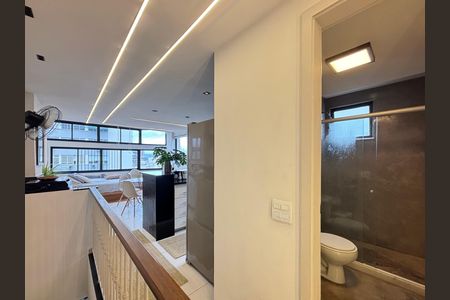 Apartamento para alugar com 100m², 2 quartos e 1 vaga Apartamento para alugar com 100m², 2 quartos e 1 vagaBanheiro social