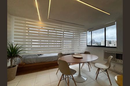 Apartamento para alugar com 100m², 2 quartos e 1 vaga Apartamento para alugar com 100m², 2 quartos e 1 vagaQuarto