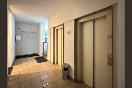 Apartamento para alugar com 100m², 2 quartos e 1 vaga Apartamento para alugar com 100m², 2 quartos e 1 vagaÁrea comum - elevadores