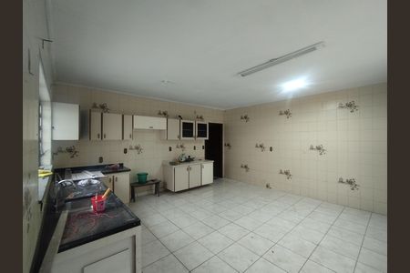 Casa para alugar com 310m², 4 quartos e 6 vagasCozinha - Torneira