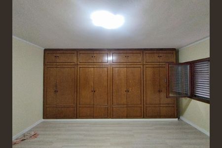 Casa para alugar com 310m², 4 quartos e 6 vagasSuíte 