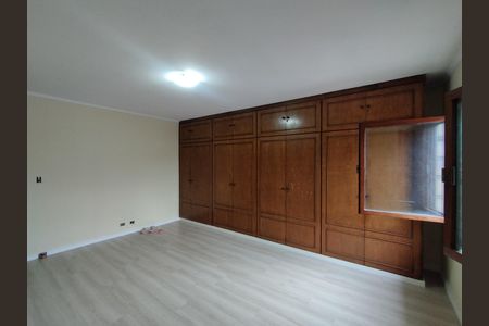 Casa para alugar com 310m², 4 quartos e 6 vagasSuíte 