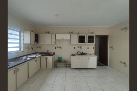 Casa para alugar com 310m², 4 quartos e 6 vagasCozinha - Torneira