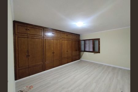 Casa para alugar com 310m², 4 quartos e 6 vagasSuíte 